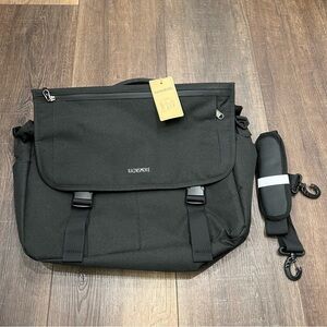 Men’s rainsmore messenger laptop bag